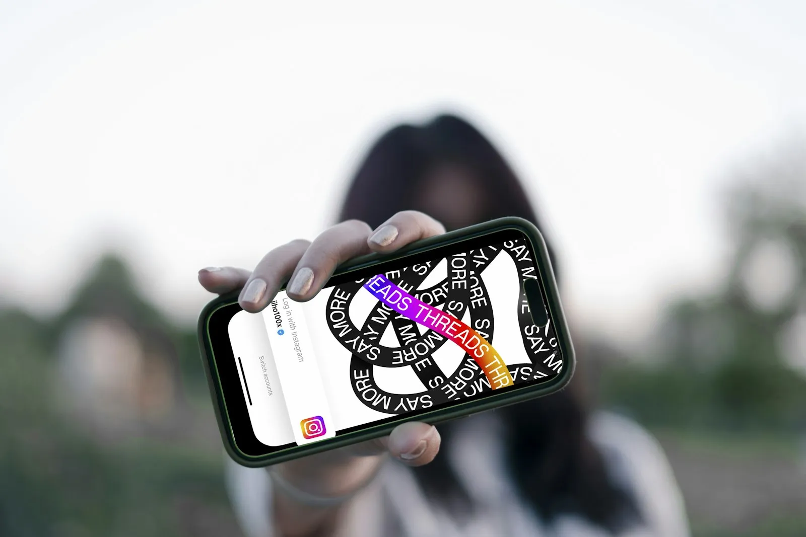 Ứng dụng Threads của Meta trên điện thoại — kênh social mới cho doanh nghiệp