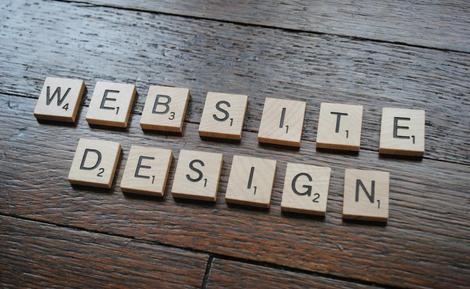 Thiết kế website nhà hàng Đà Nẵng hiển thị trên máy tính